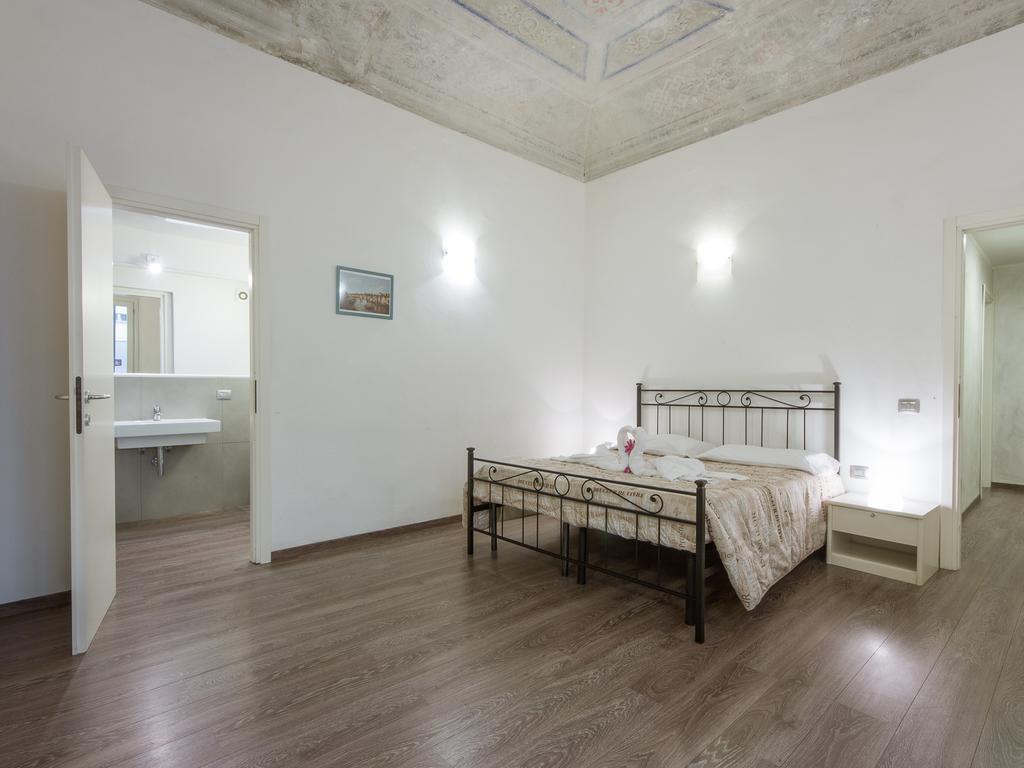 Piazza Pitti 2 Bedroom Florenz Exterior foto